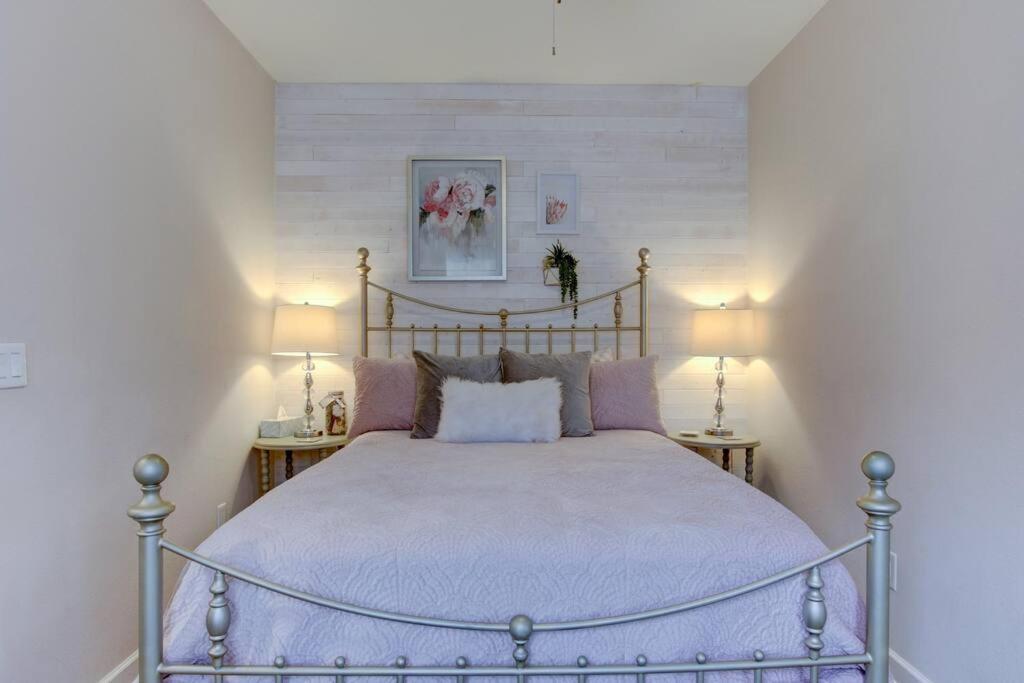 Spring Bungalow - A Cozy Getaway In Downtown Hot Springs! エクステリア 写真
